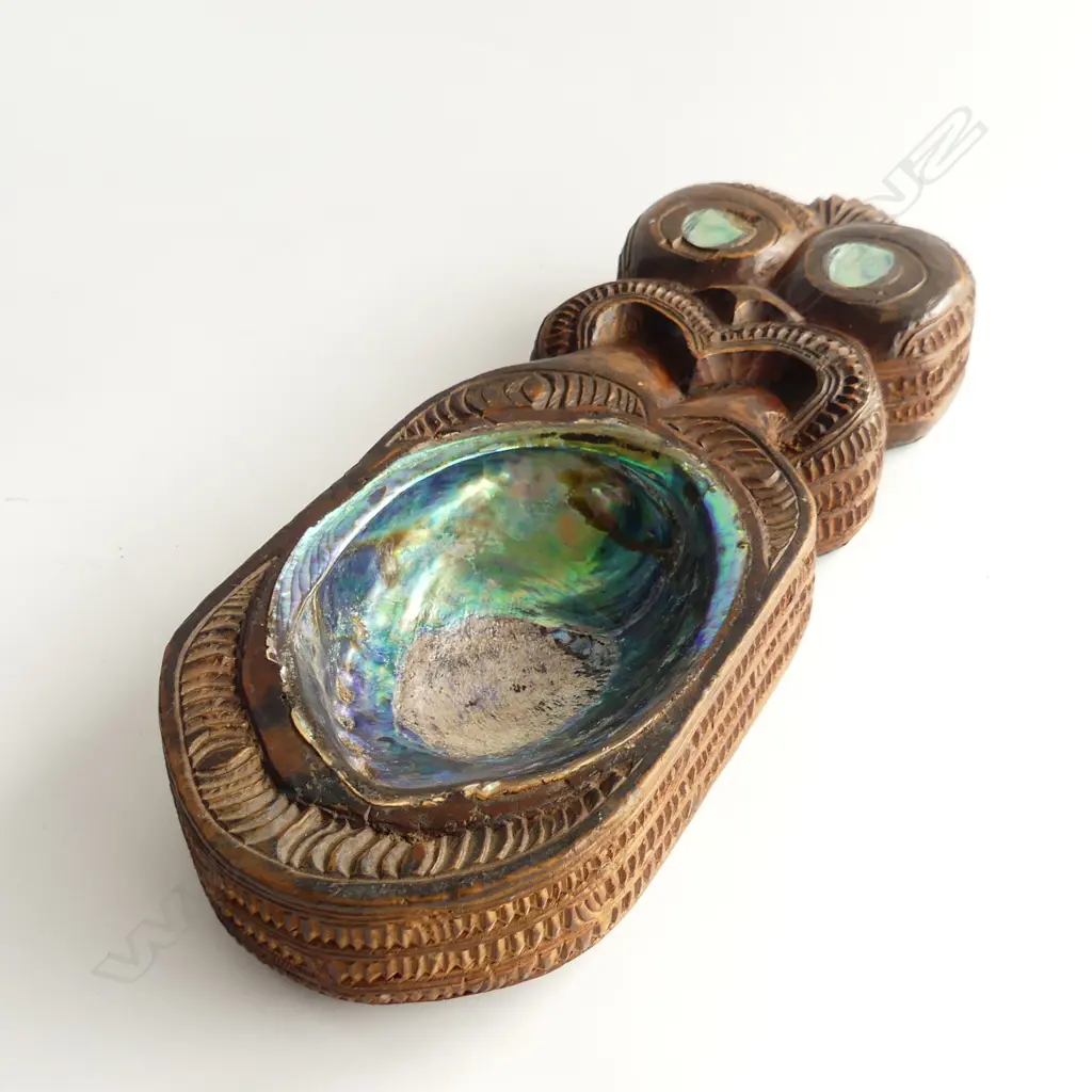 A vintage Māori carved stylised mask and paua shell bowl, Image 1++